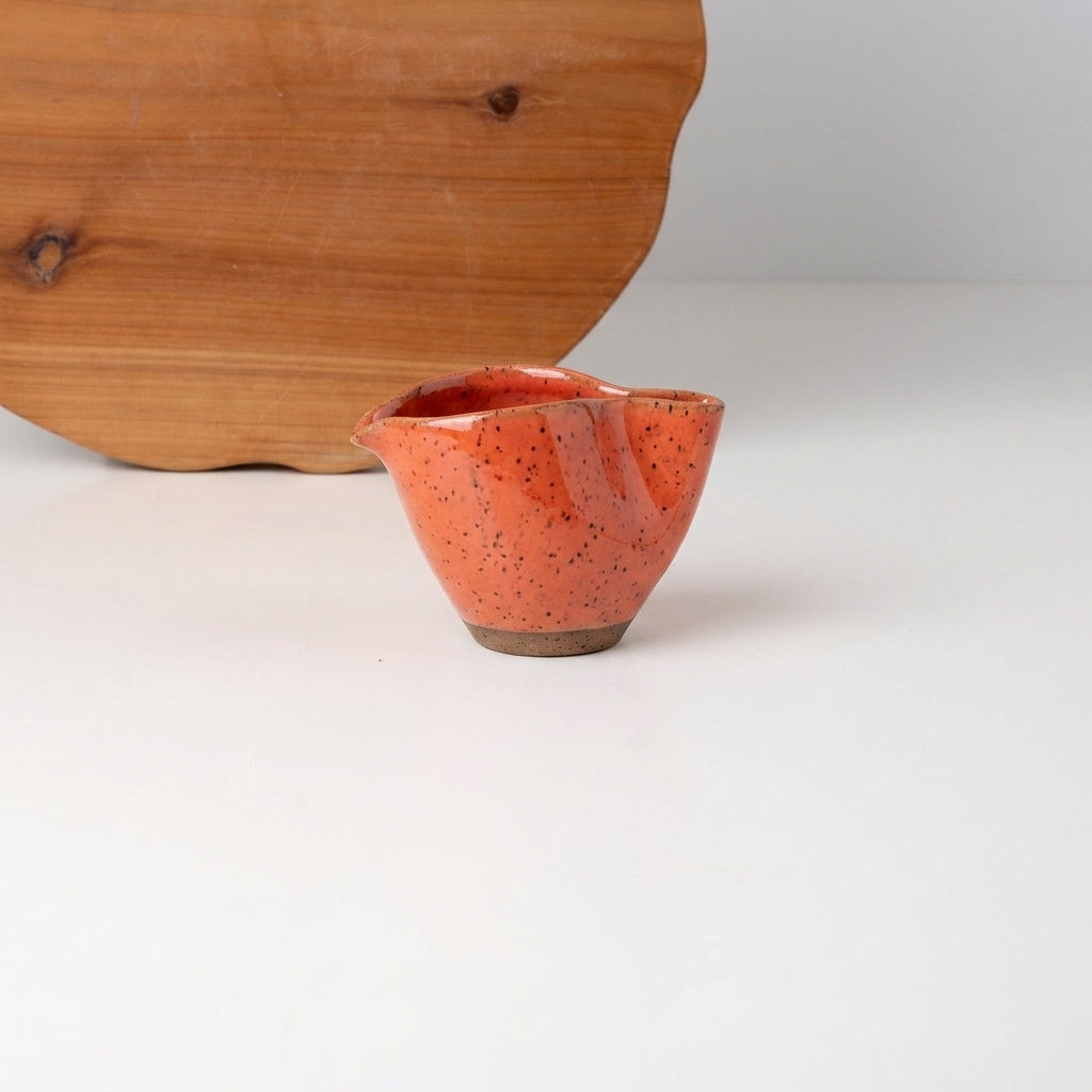 Molheira Andorinha em cerâmica artesanal — tamanho 100ml, argila Flocos, esmalte Laranja Intenso