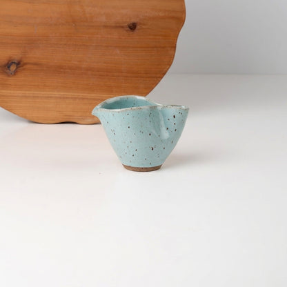 Molheira Andorinha em cerâmica artesanal — tamanho 180ml, argila Flocos, esmalte Jujuba