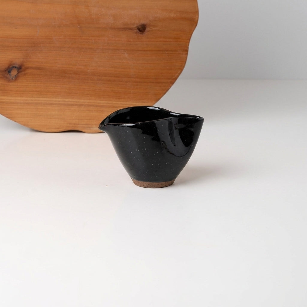 Molheira Andorinha em cerâmica artesanal — tamanho 180ml, argila Flocos, esmalte Preto Ébano