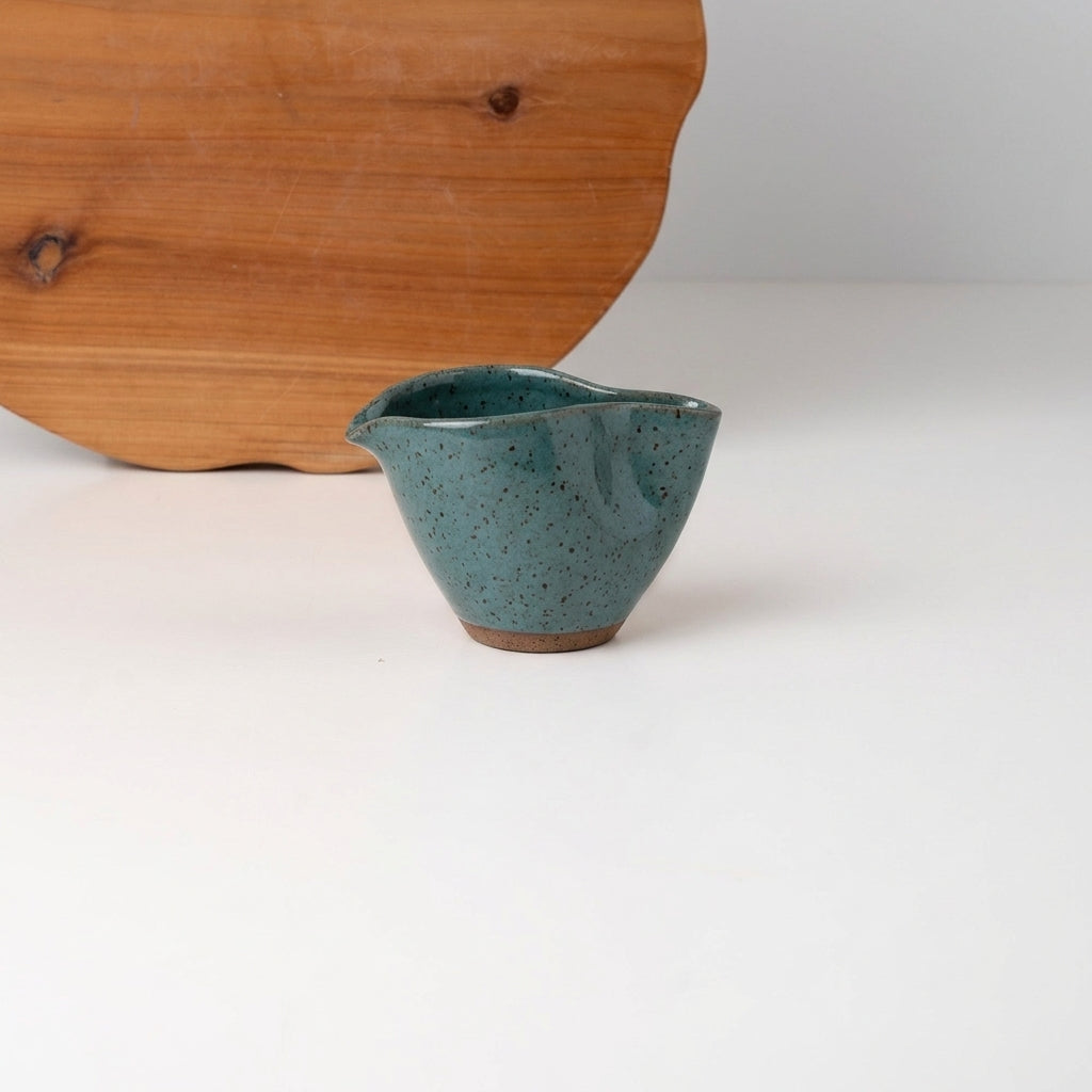 Molheira Andorinha em cerâmica artesanal — tamanho 180ml, argila Flocos, esmalte Verde Exército