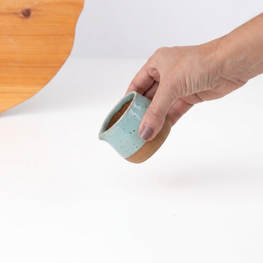 Molheira Cumbuca em cerâmica artesanal — tamanho 100ML, argila Cappuccino, esmalte Jujuba