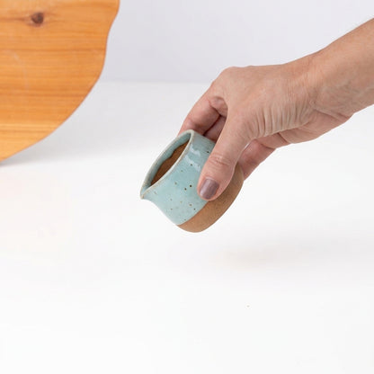 Molheira Cumbuca em cerâmica artesanal — tamanho 100ML, argila Cappuccino, esmalte Jujuba