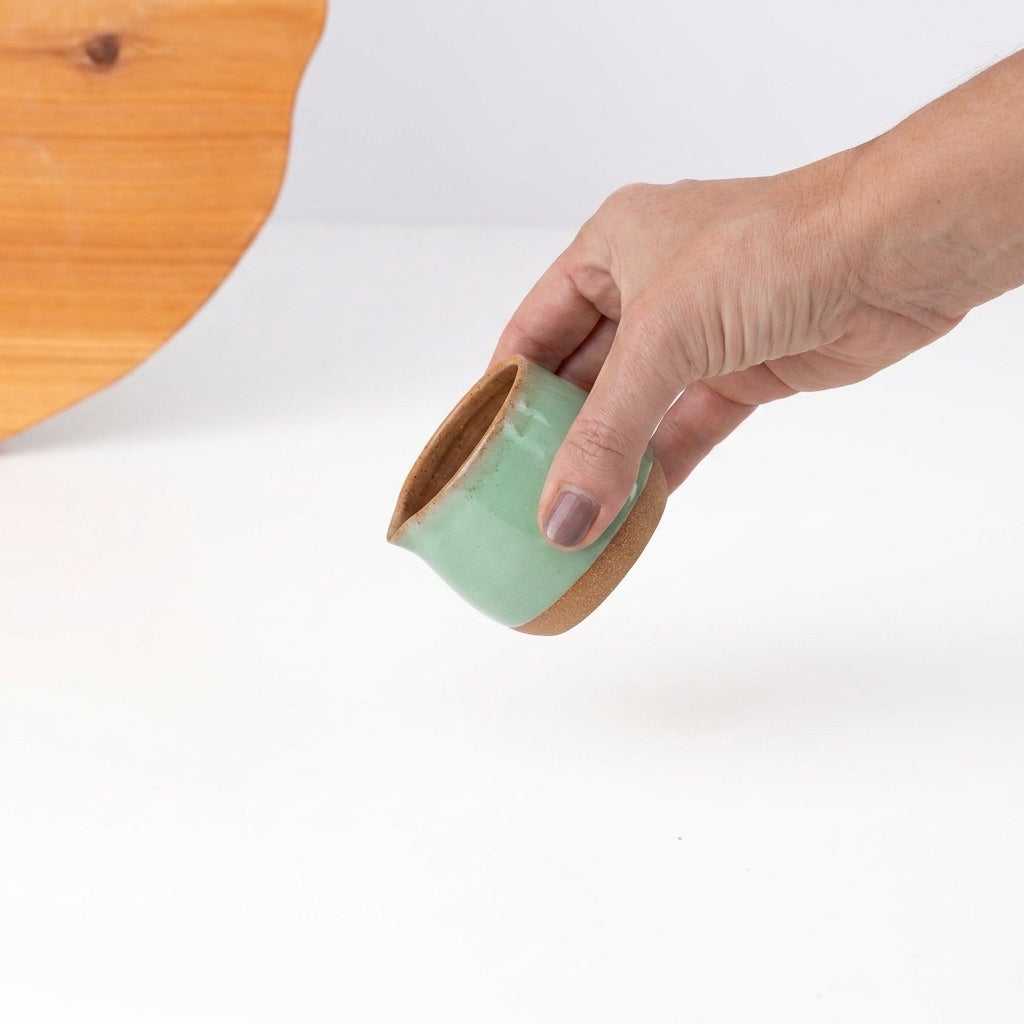 Molheira Cumbuca em cerâmica artesanal — tamanho 100ML, argila Cappuccino, esmalte Verde Menta