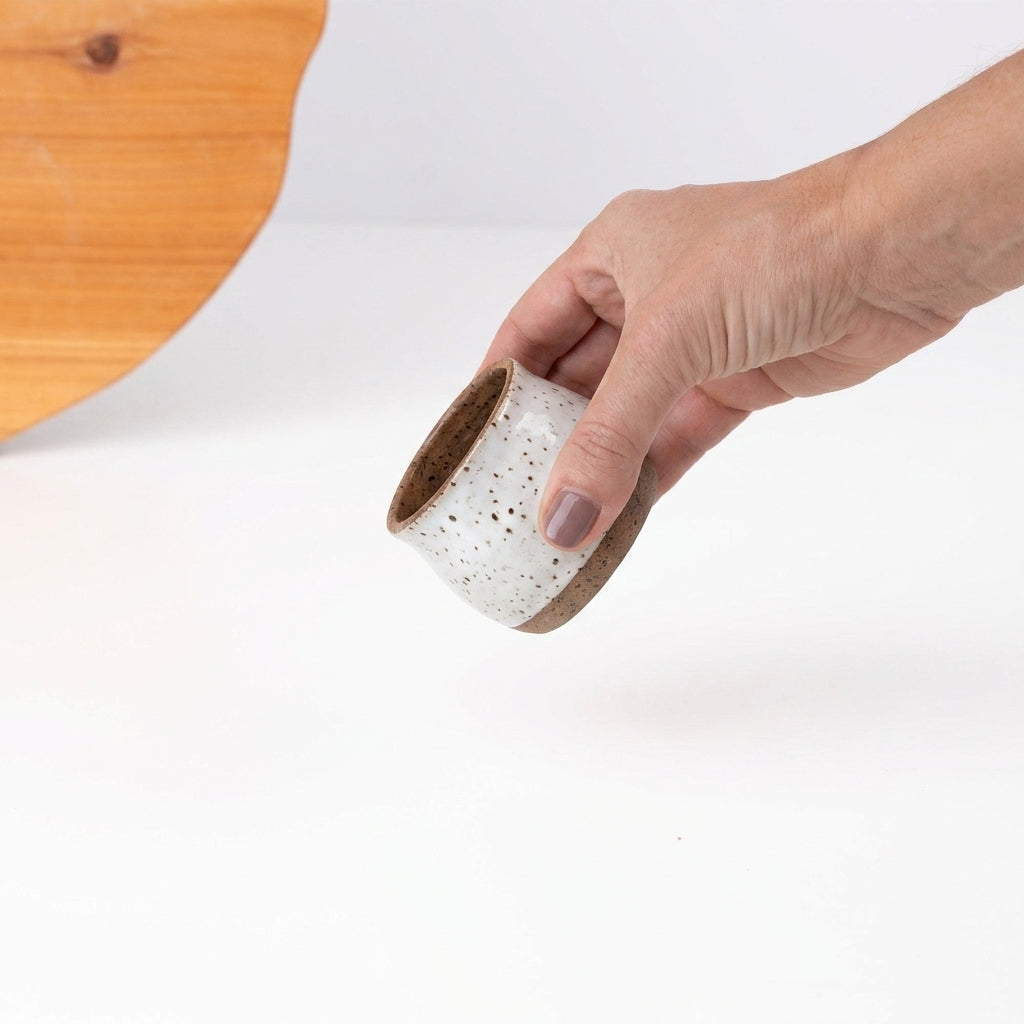 Molheira Cumbuca em cerâmica artesanal — tamanho 100ML, argila Flocos, esmalte Branco AMME