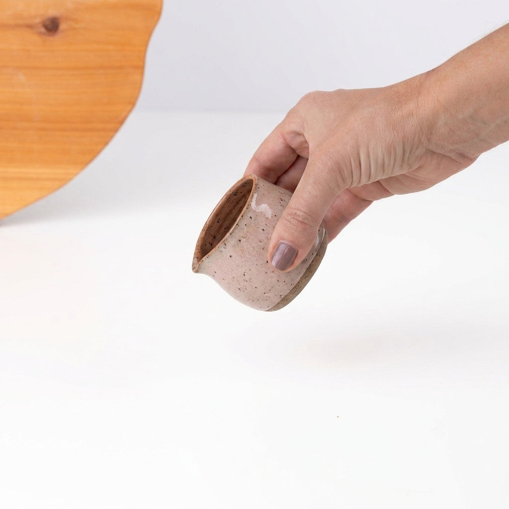 Molheira Cumbuca em cerâmica artesanal — tamanho 100ML, argila Flocos, esmalte Nude