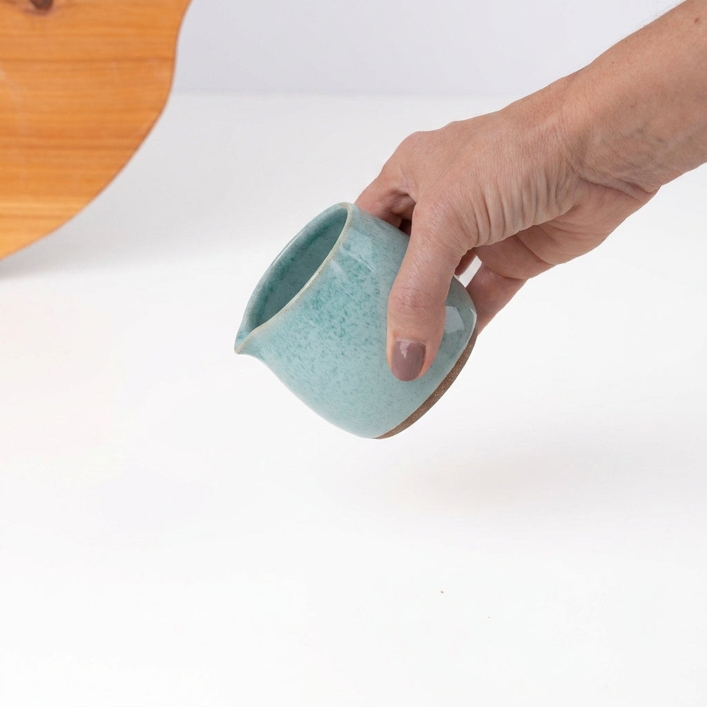 Molheira Cumbuca em cerâmica artesanal — tamanho 180ML, argila Cappuccino, esmalte Jujuba