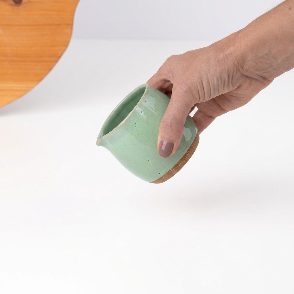 Molheira Cumbuca em cerâmica artesanal — tamanho 180ML, argila Cappuccino, esmalte Verde Menta