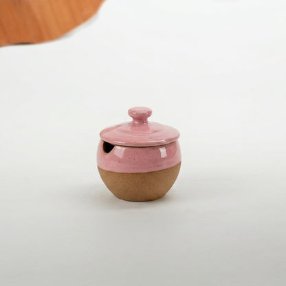Pimenteiro Abaloado com tampa em cerâmica artesanal — argila Cappuccino, esmalte Rosa Barbie