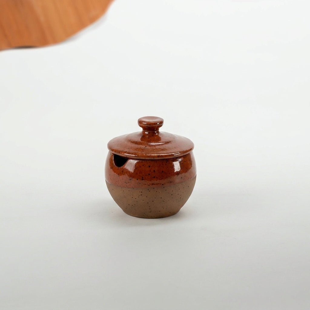 Pimenteiro Abaloado com tampa em cerâmica artesanal — argila Flocos, esmalte Sol de Terracota