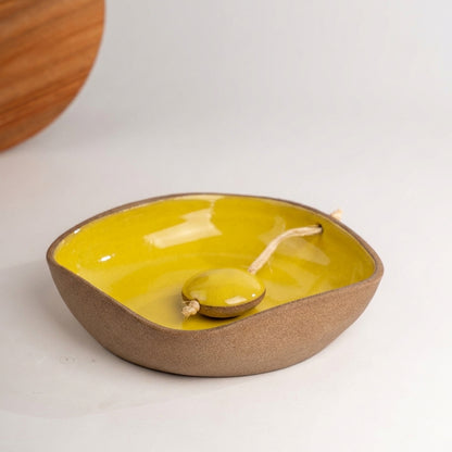 Porta Guardanapos Orgânico com Peso em cerâmica artesanal — tamanho 16CM x 16CM, argila Cappuccino, esmalte Amarelo Intenso