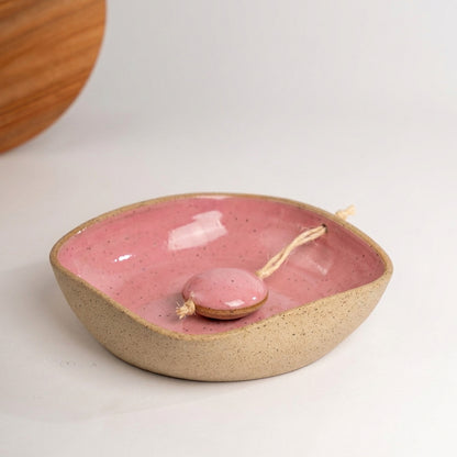 Porta Guardanapos Orgânico com Peso em cerâmica artesanal — tamanho 19CM x 19CM, argila Flocos, esmalte Rosa Barbie
