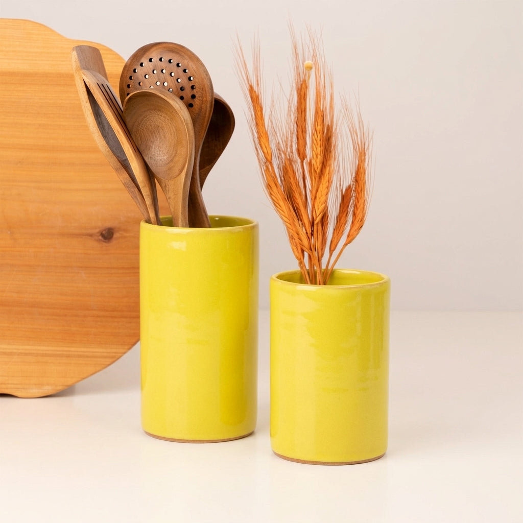 Porta Utensílios em cerâmica artesanal — argila Cappuccino, esmalte Amarelo Intenso