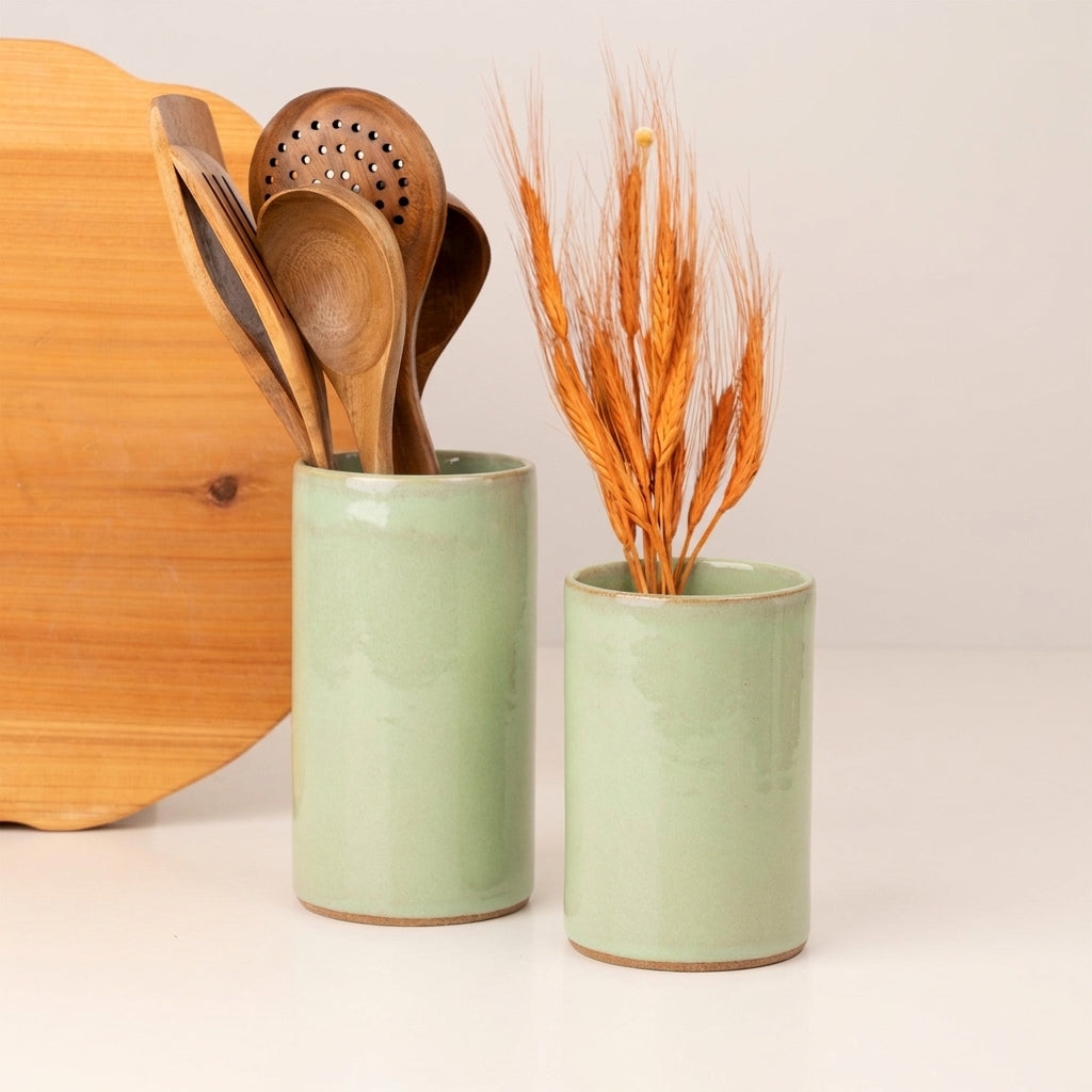 Porta Utensílios em cerâmica artesanal — argila Cappuccino, esmalte Verde Menta