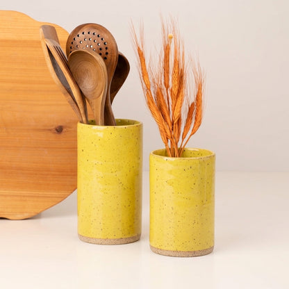 Porta Utensílios em cerâmica artesanal — argila Flocos, esmalte Amarelo Intenso