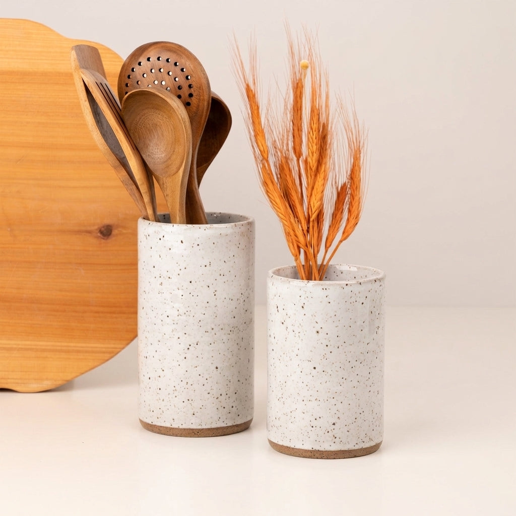 Porta Utensílios em cerâmica artesanal — argila Flocos, esmalte Branco AMME