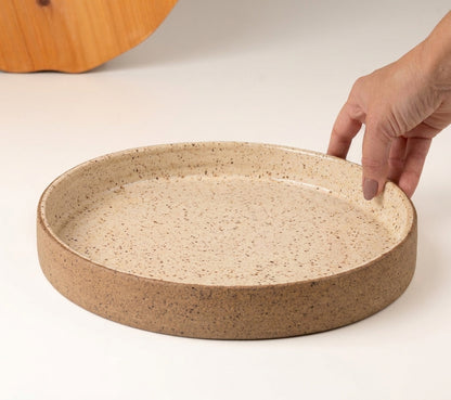 Prato Borda Reta Fundo em cerâmica artesanal — tamanho 25CM x 4CM, argila Flocos, esmalte Pedra Sabão