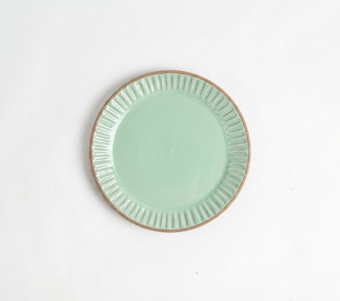 Prato Carving Sobremesa em cerâmica artesanal — argila Cappuccino, esmalte Verde Menta