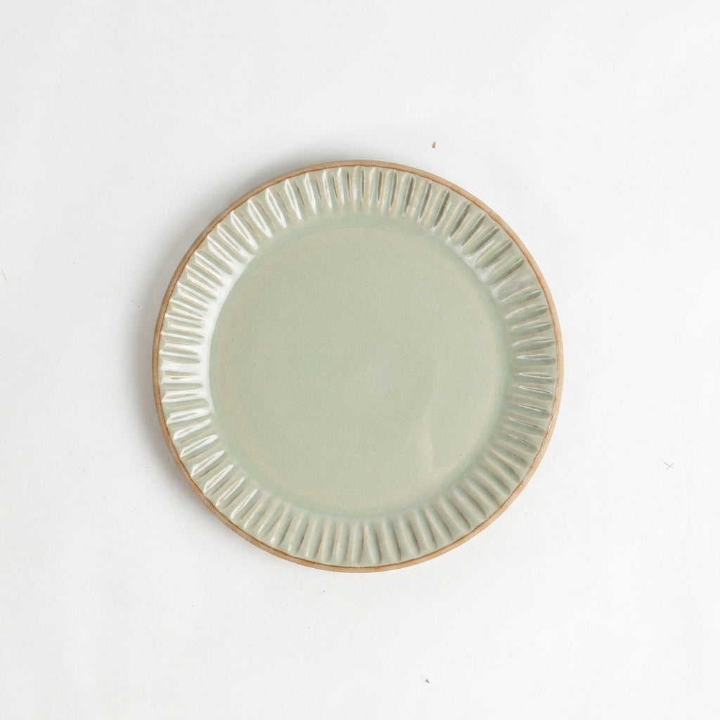 Prato Carving Sobremesa em cerâmica artesanal — argila Cappuccino, esmalte Verde Pompeia