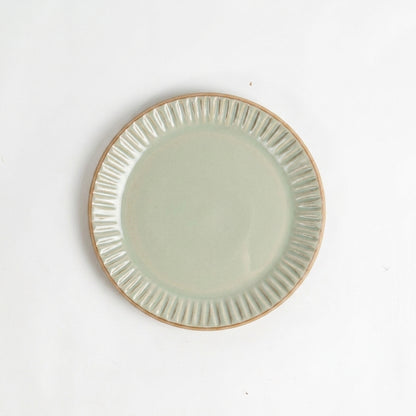 Prato Carving Sobremesa em cerâmica artesanal — argila Cappuccino, esmalte Verde Pompeia