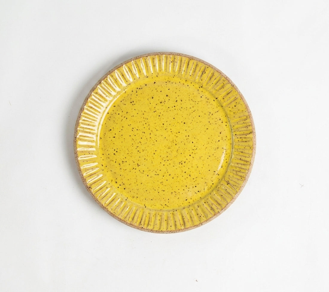 Prato Carving Sobremesa em cerâmica artesanal — argila Flocos, esmalte Amarelo Intenso