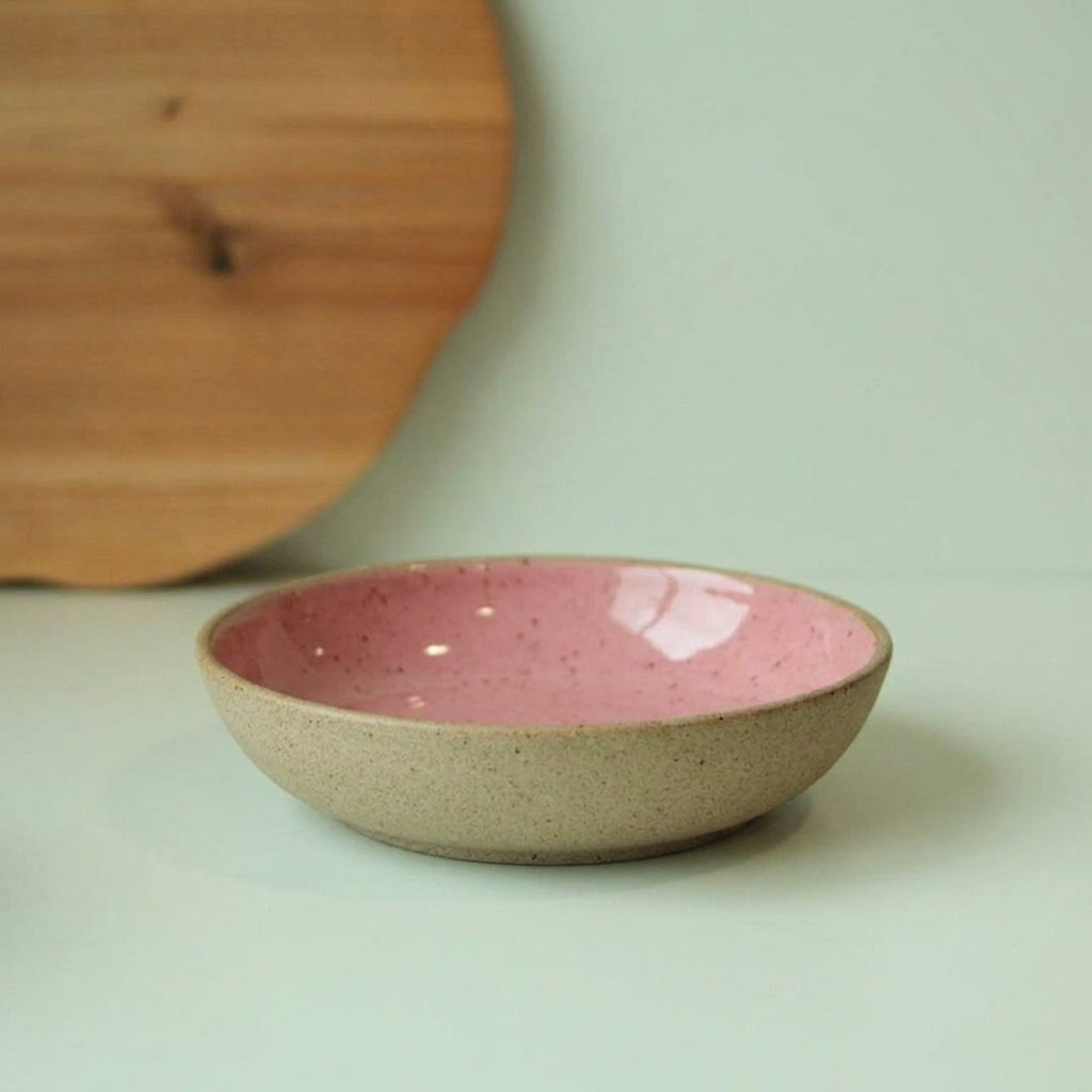 Prato Encontro Fundo em cerâmica artesanal — tamanho 25CM, argila Flocos, esmalte Rosa Barbie