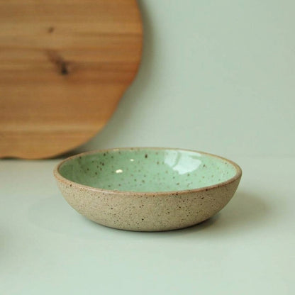 Prato Encontro Fundo em cerâmica artesanal — tamanho 19CM, argila Flocos, esmalte Verde Menta