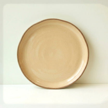 Prato Encontro Salada Orgânico em cerâmica artesanal — argila Cappuccino, esmalte Pedra Sabão