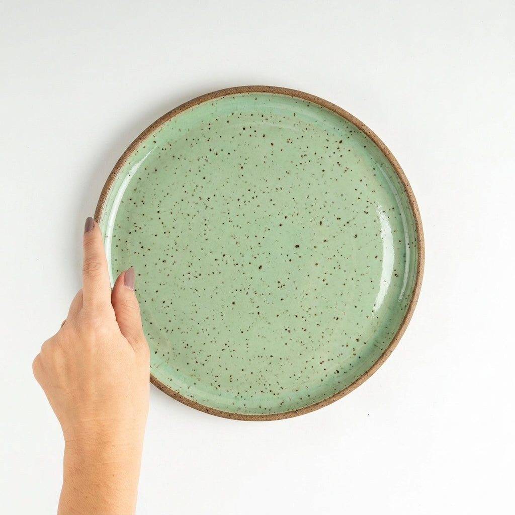 Prato Encontro Salada em cerâmica artesanal — argila Flocos, esmalte Verde Menta