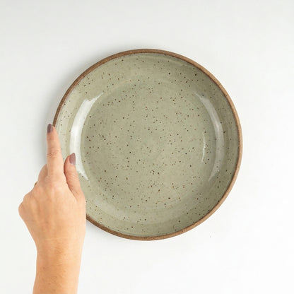 Prato Encontro Salada em cerâmica artesanal — argila Flocos, esmalte Verde Pompeia