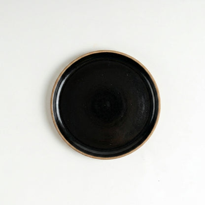 Prato Encontro Sobremesa em cerâmica artesanal — argila Cappuccino, esmalte Preto Ébano