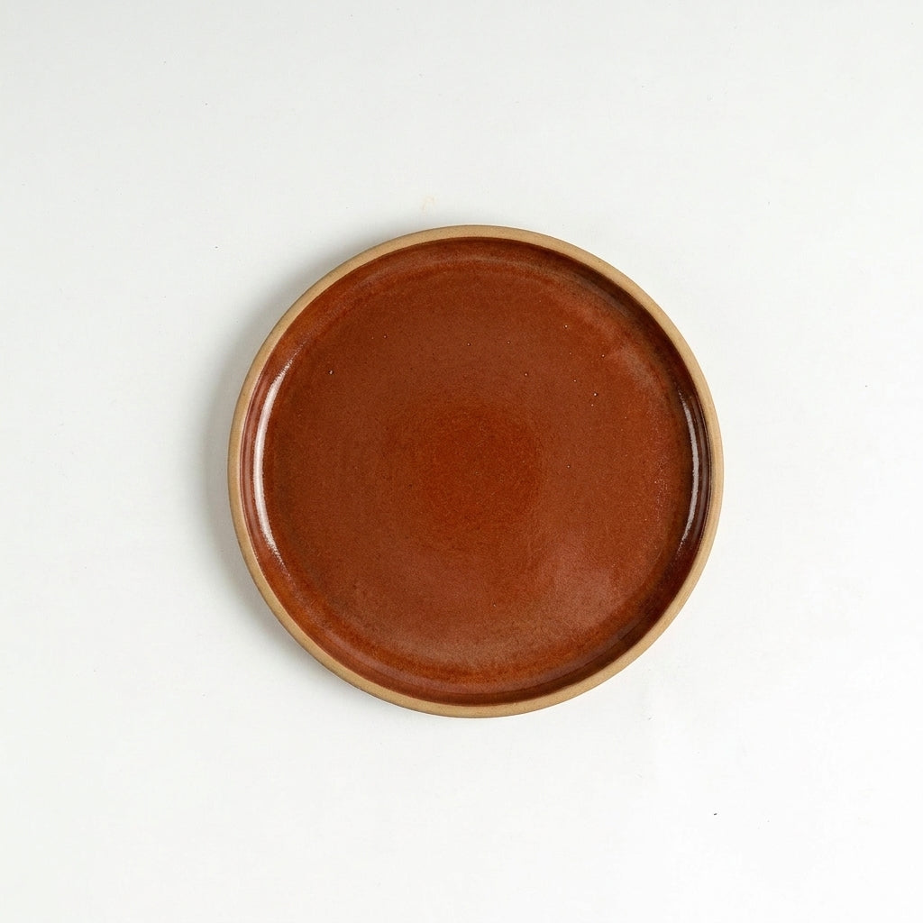 Prato Encontro Sobremesa em cerâmica artesanal — argila Cappuccino, esmalte Sol de Terracota