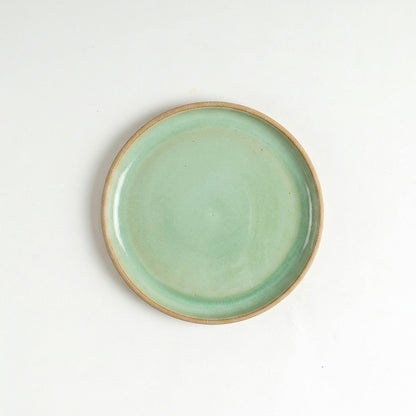 Prato Encontro Sobremesa em cerâmica artesanal — argila Cappuccino, esmalte Verde Menta