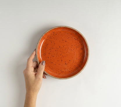 Prato Risoto Borda Alta em cerâmica artesanal — tamanho 250ML, argila Flocos, esmalte Laranja Intenso