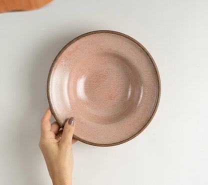 Prato Risoto Borda Alta em cerâmica artesanal — tamanho 350ML, argila Cappuccino, esmalte Nude