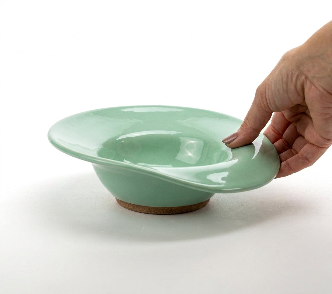 Prato Risoto Borda Rebaixada em cerâmica artesanal — tamanho 250ML, argila Cappuccino, esmalte Verde Menta