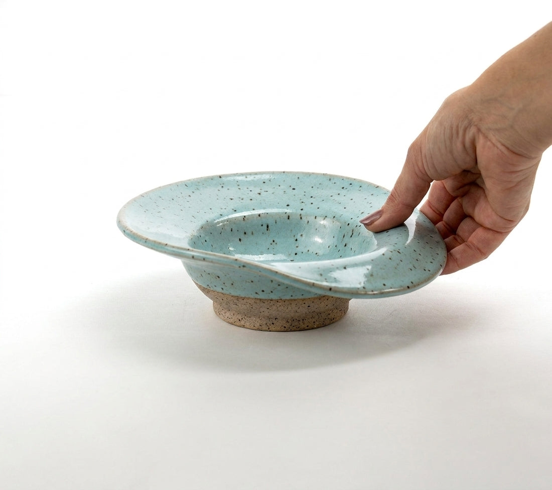 Prato Risoto Borda Rebaixada em cerâmica artesanal — tamanho 250ML, argila Flocos, esmalte Jujuba
