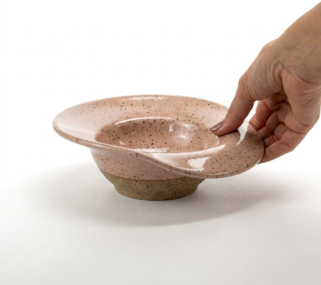 Prato Risoto Borda Rebaixada em cerâmica artesanal — tamanho 250ML, argila Flocos, esmalte Nude