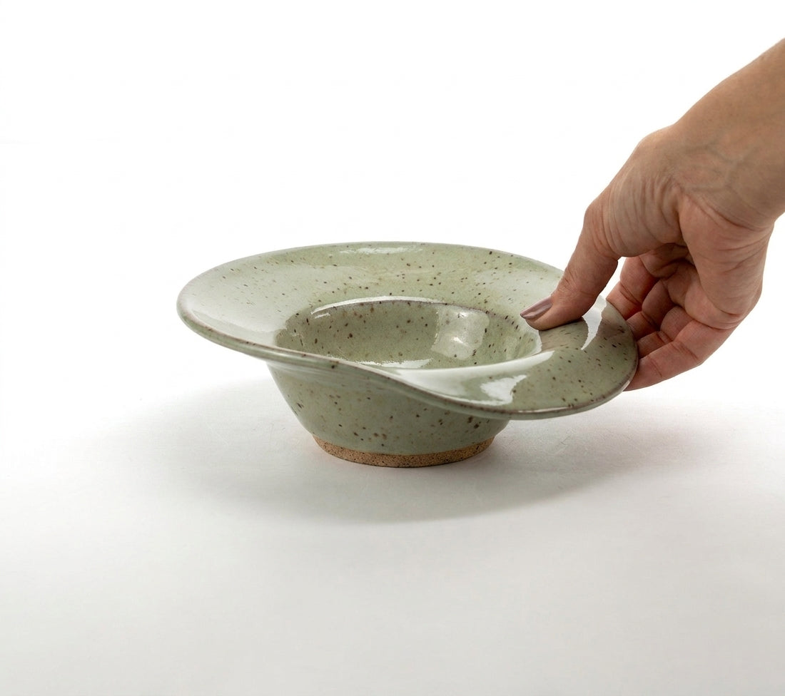 Prato Risoto Borda Rebaixada em cerâmica artesanal — tamanho 250ML, argila Flocos, esmalte Verde Pompeia