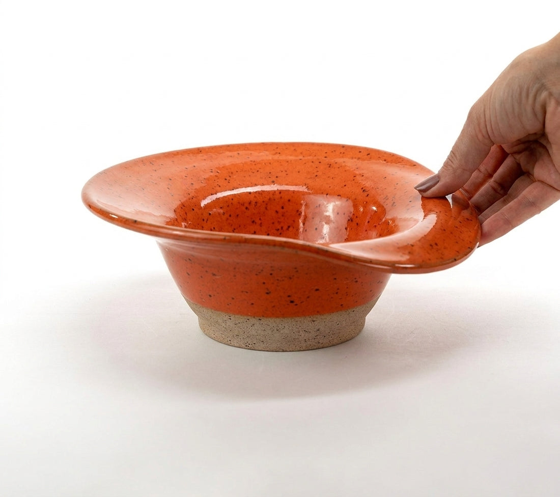 Prato Risoto Borda Rebaixada em cerâmica artesanal — tamanho 350ML, argila Flocos, esmalte Laranja Intenso