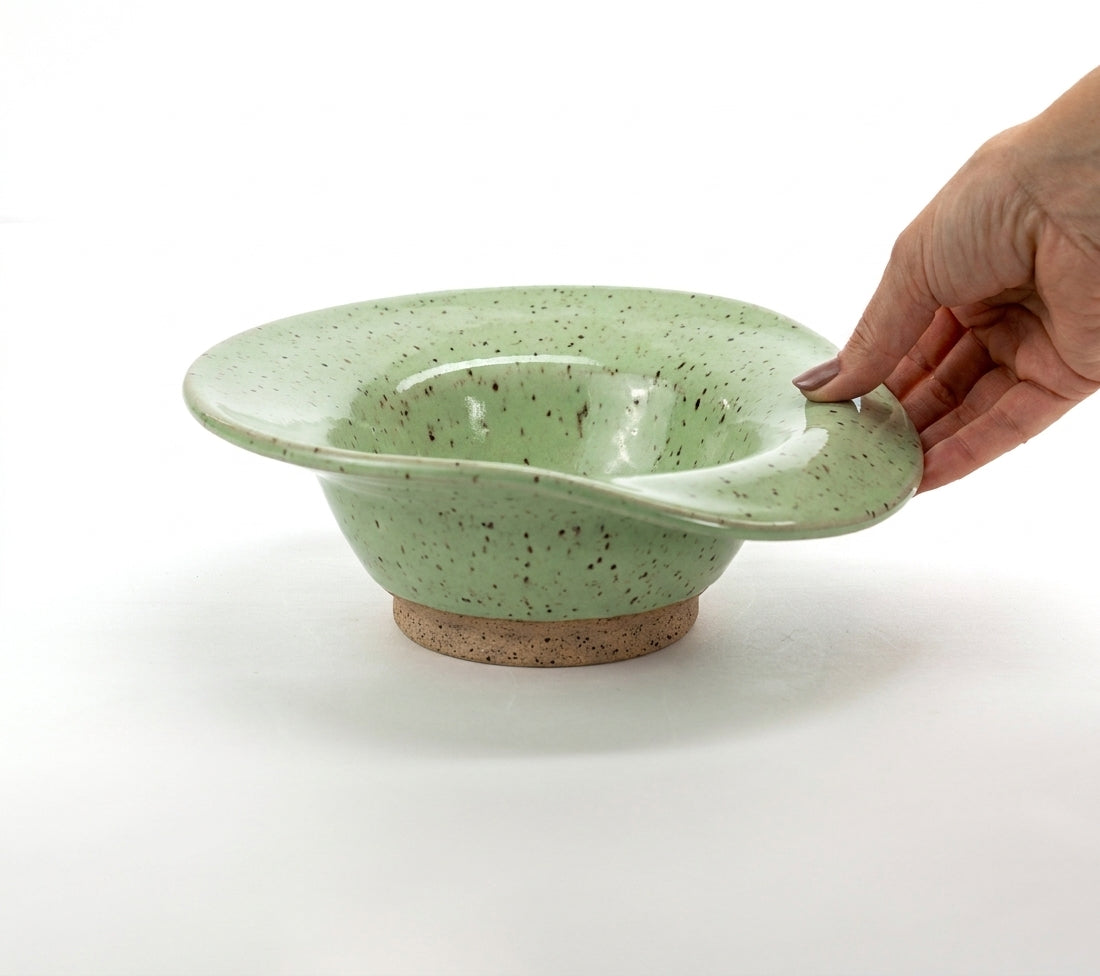 Prato Risoto Borda Rebaixada em cerâmica artesanal — tamanho 350ML, argila Flocos, esmalte Verde Menta