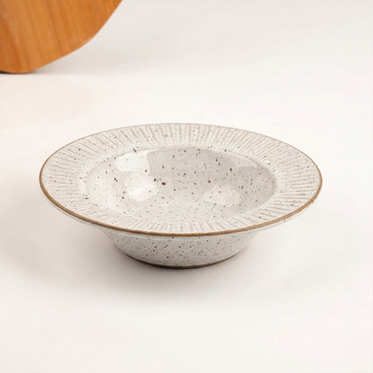 Prato risoto carving em cerâmica artesanal — argila Flocos, esmalte Branco AMME