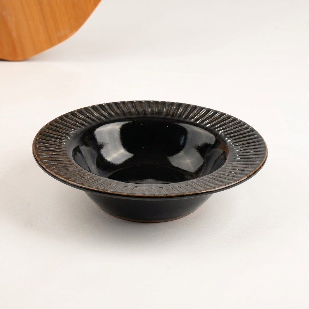 Prato risoto carving em cerâmica artesanal — argila Flocos, esmalte Preto Ébano