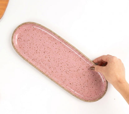 Réguas orgânicas para servir em cerâmica artesanal — tamanho 12CM x 37CM, argila Flocos, esmalte Rosa Barbie