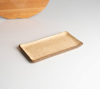 Réguas retas para servir (nova modelagem) em cerâmica artesanal — tamanho 20CM x 12CM, argila Cappuccino, esmalte Pedra Sabão