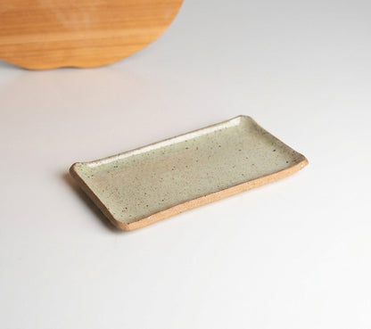 Réguas retas para servir (nova modelagem) em cerâmica artesanal — tamanho 20CM x 12CM, argila Flocos, esmalte Verde Pompeia