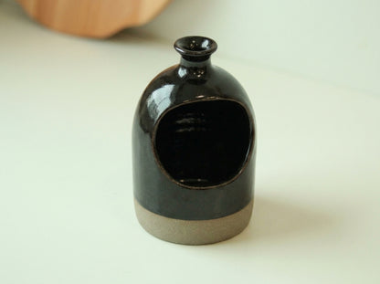 Saleiro Aberto em cerâmica artesanal — argila Cappuccino, esmalte Preto Ébano