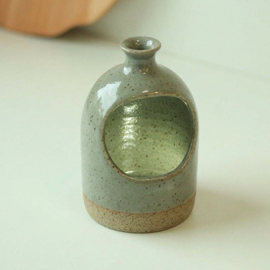 Saleiro Aberto em cerâmica artesanal — argila Flocos, esmalte Verde Pompeia
