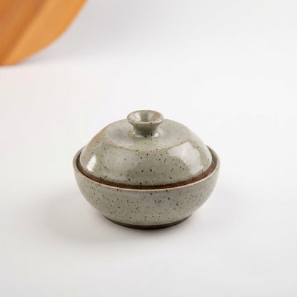 Saleiro com Tampa em cerâmica artesanal — argila Flocos, esmalte Verde Pompeia