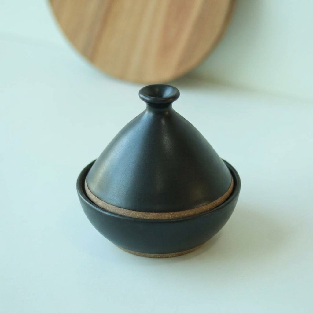 Saleiro Marroquino em cerâmica artesanal — argila Cappuccino, esmalte Preto Acetinado