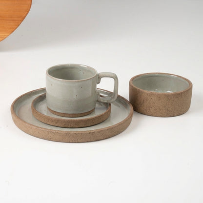 SET café da manhã reta com bowl linha reta em cerâmica artesanal — argila Cappuccino, esmalte Verde Pompeia
